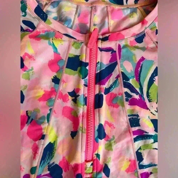 Lilly Pulitzer Women’s Small Kalani Sunguard Pina Colada Club Sports Top - Picture 2 of 5